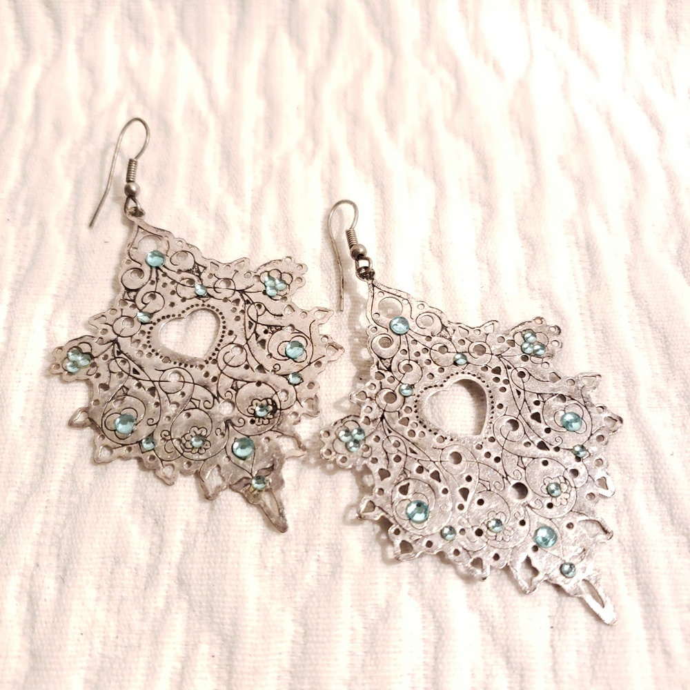 Earings - Picture 3 of 5